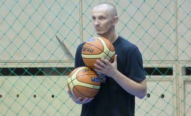 Antrenorul Claudiu Fometescu şi-a reziliat contractul cu echipa de baschet masculin Steaua CSM EximBank