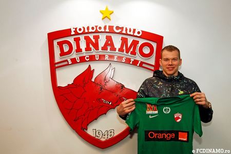 Dinamo anunţă transferul portarului Cerniauskas