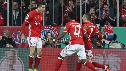 Bayern Munchen în semifinalele Cupei Germaniei, după 3-0 cu Schalke. Bavarezii au înscris cele trei goluri în primele 29 de minute