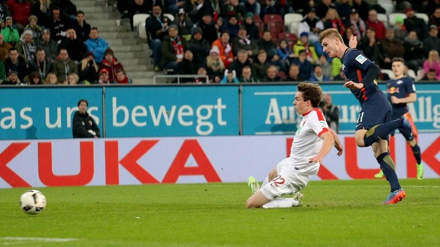 RB Leipzig a remizat cu Augsburg, scor 2-2, al treilea său meci consecutiv fără înfrângere