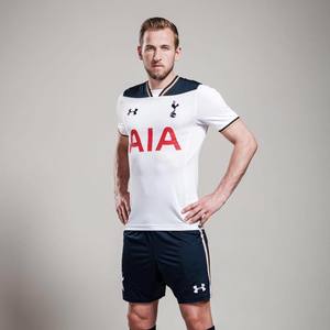 Tottenham Hotspur a învins Everton, scor 3-2, şi s-a apropiat la şapte puncte de liderul Chelsea Londra