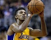 Bunuri în valoare de 500.000 de dolari, furate din casa lui Nick Young când baschetbalistul participa la All Star Game