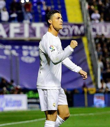 Real Madrid a învins Betis Sevilla, scor 2-1, şi a revenit pe primul loc în Primera Division