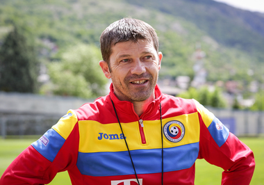Hagi jr, Petre jr, Dulca jr, Dragomir, Paşcanu, Dobre şi Fl. Coman, în lotul naţionalei de tineret