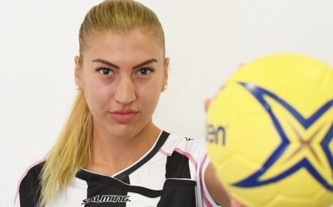 Handbalista Laura Popa, declarată liberă de contract de la ”U” Cluj, va juca la Dinamo Bucureşti