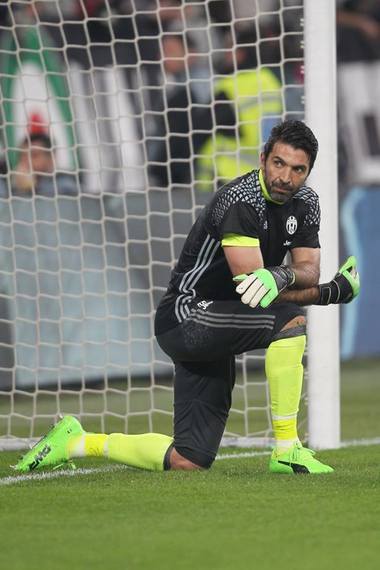 Gianluigi Buffon, fotbalistul cu cele mai multe minute jucate în istoria clubului Juventus Torino în Serie A