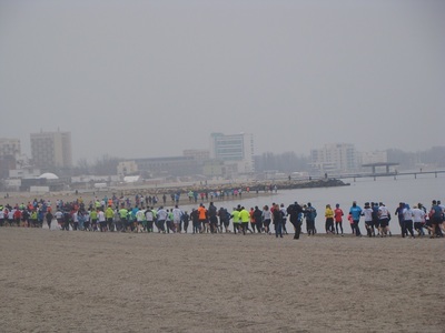 Peste 1.200 de persoane au participat la Maratonul Nisipului, în Mamaia