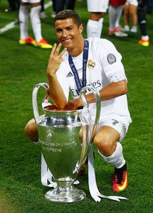 France Fotball: Cristiano Ronaldo este cel mai bine plătit fotbalist din lume