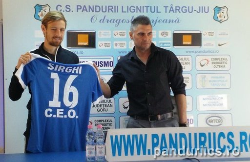 Pandurii Târgu Jiu l-a achiziţionat pe fundaşul Cristian Sîrghi