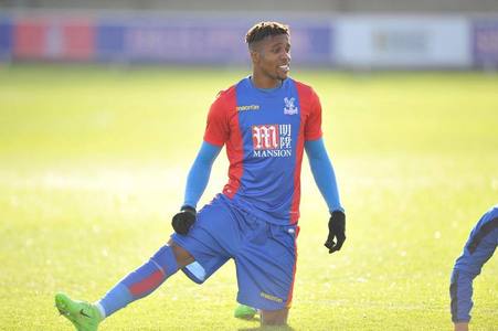 Chelsea Londra a fost învinsă de Crystal Palace, scor 2-1, şi a suferit prima înfrângere după opt meciuri consecutive