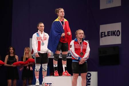 Loredana Toma, trei medalii de aur la Campionatul European de haltere, de la Split