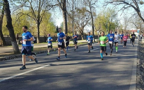 Cluj: Peste 6.000 de alergători amatori şi profesionişti din 32 de ţări, la un maraton internaţional câştigat de un sportiv kenyan