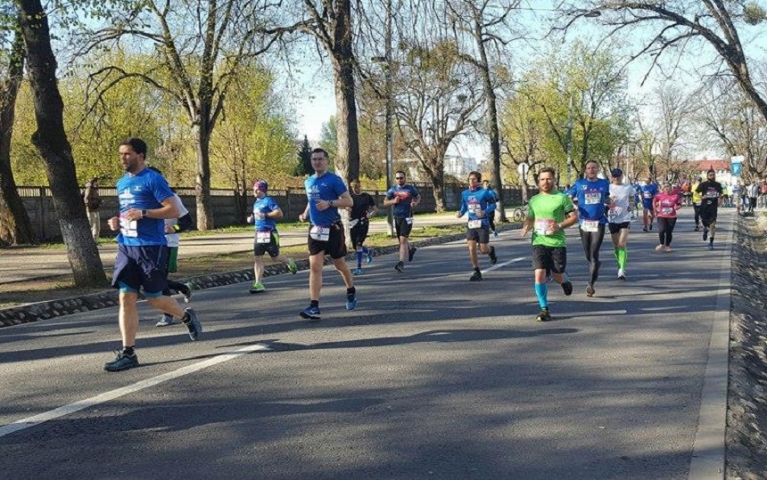 Cluj: Peste 6.000 de alergători amatori şi profesionişti din 32 de ţări, la un maraton internaţional câştigat de un sportiv kenyan