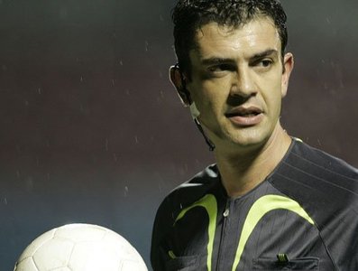 Viktor Kassai şi Gianluca Rocchi arbitrează meciurile de marţi, din sferturile de finală ale Ligii Campionilor