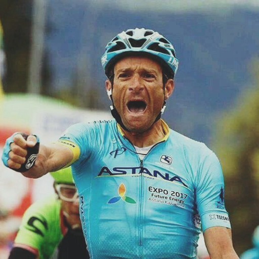 Michele Scarponi, omagiat înaintea începerii cursei clasice Liege-Bastogne-Liege