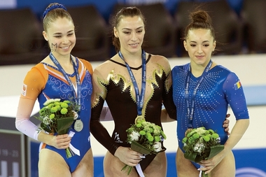 Cătălina Ponor, după aurul de la bârnă: Nici nu mai pot să vorbesc, încă îmi tremură mâinile de emoţie