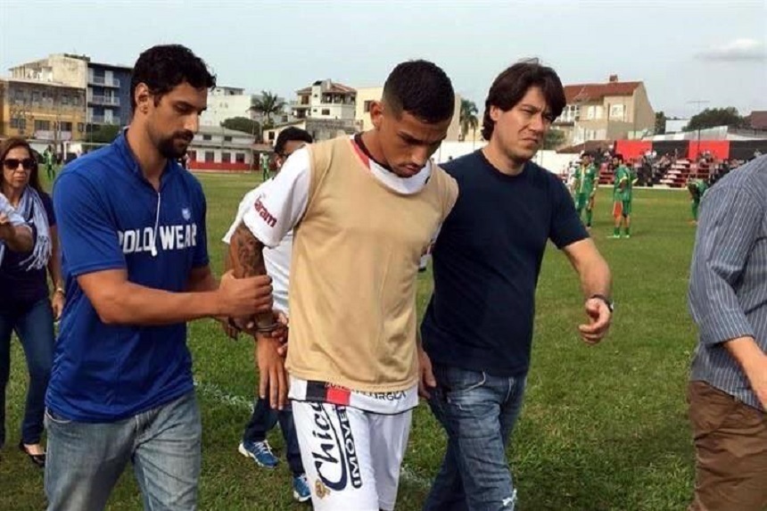 Fotbalist arestat în Brazilia în timpul unui meci, fiind acuzat că face parte dintr-un grup de infractori