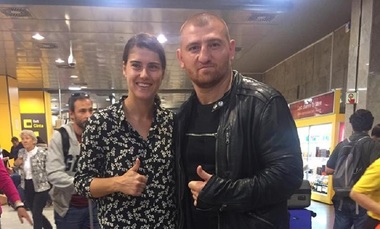 O pasăre a lovit unul dintre motoarele aeronavei Tarom care zbura la Madrid. Sorana Cîrstea şi Cătălin Moroşanu se aflau în avion. “Am zis că nu mai ajung întreg”, a declarat luptătorul