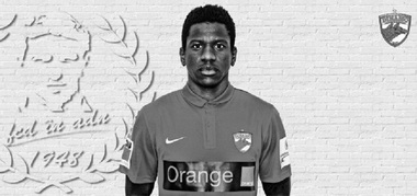 Mesajul FC Dinamo la un an de la decesul lui Ekeng: "Inima ta s-a oprit, dar inimile tuturor dinamoviştilor bat pentru tine în fiecare zi!"
