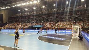 Deţinătoarea Ligii Campionilor la handbal feminin, CSM Bucureşti, a ratat calificarea în finala competiţiei. Oana Manea: La un moment dat nici nu mai voiam să mă uit pe tabelă