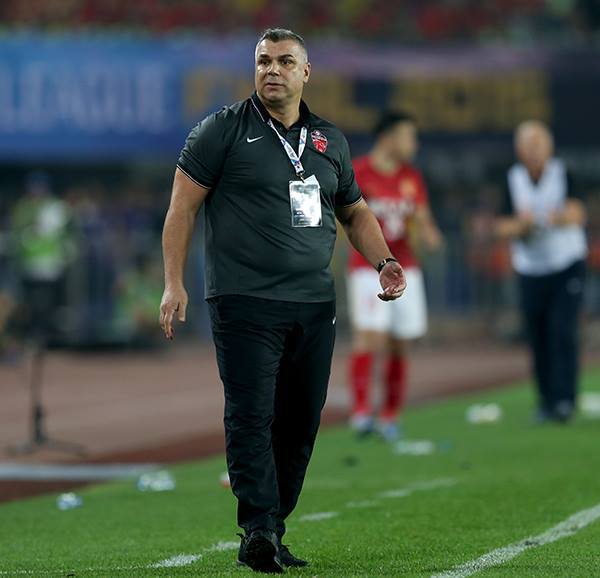 Echipa lui Cosmin Olăroiu, Al Ahli, va întâlni formaţia saudită cu acelaşi nume în optimile Ligii Campionilor Asiei