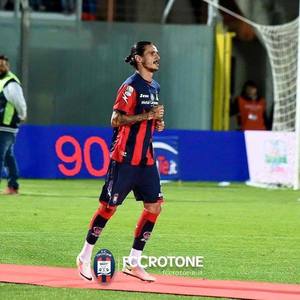 Diego Falcinelli (FC Crotone) i-a dedicat victoria din meciul cu Udinese lui Adrian Stoian