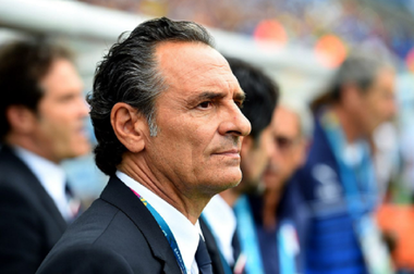 Cesare Prandelli îl înlocuieşte pe Dan Petrescu la Al Nasr