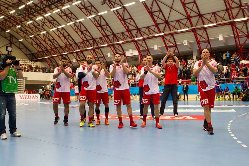 Dinamo Bucureşti – CSM Bucureşti, scor 24-23, în primul meci al finalei Ligii Naţionale de handbal masculin