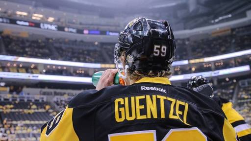 Pittsburgh Penguins a învins Nashville Predators, scor 4-1, şi conduce cu 2-0 la general în finala NHL