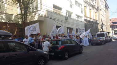 Marius Dunca a promis creşteri cu 25 la sută pentru angajaţii MTS cu salariu minim pe economie