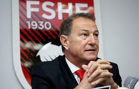 Gianni De Biasi părăseşte naţionala Albaniei în octombrie