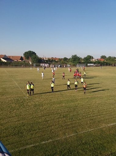Poli Timişoara a învins Avântul Periam, scor 3-1, şi Şoimii Pesac, scor 9-0, în meciuri amicale de câte 35 de minute