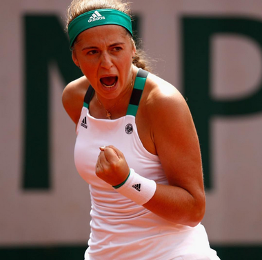 Jelena Ostapenko a câştigat primul meci, după ce a învins-o pe Simona Halep în finală la Roland Garros