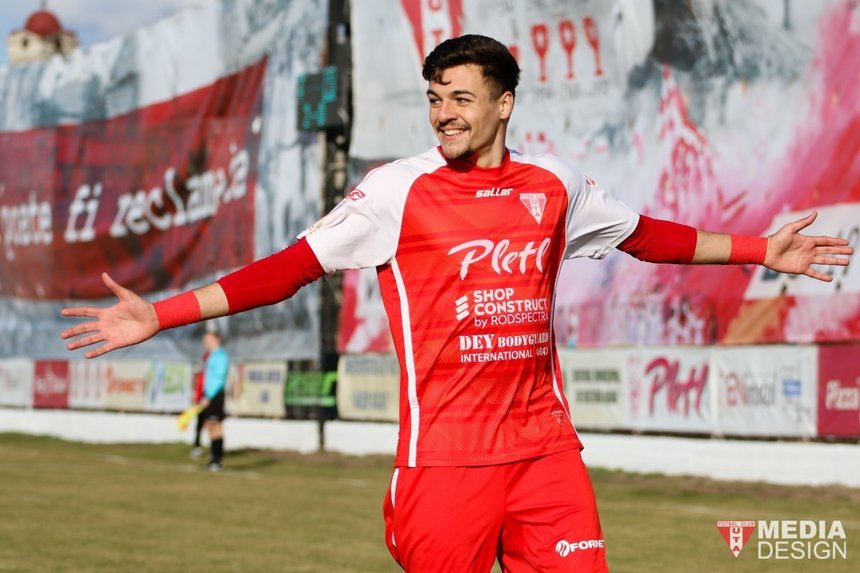 UTA Arad anunţă că l-a transferat pe Adrian Petre la Esbjerg pentru o sumă record