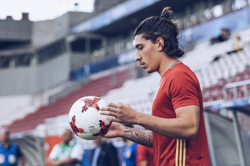 Hector Bellerin donează 19.050 de lire sterline victimelor incendiului de la Grenfell Tower