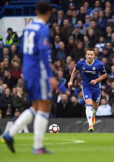 John Terry va semna cu Aston Villa