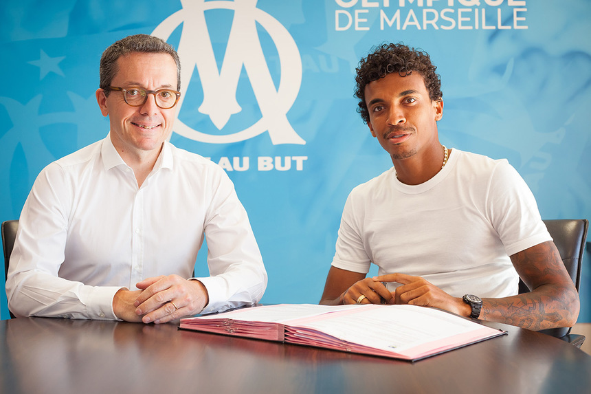 Brazilianul Luiz Gustavo a semnat cu Olympique Marseille
