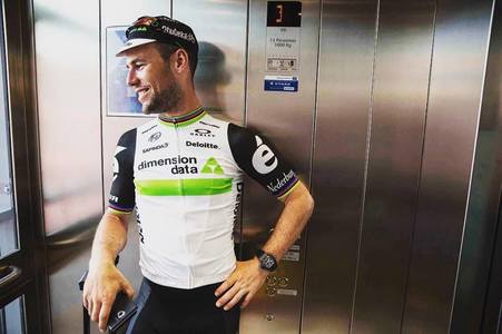Mark Cavendish a suferit o fractură de omoplat şi a abandonat Turul Franţei