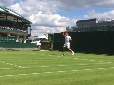 Roger Federer şi Dominic Thiem s-au calificat în optimi de finală la Wimbledon