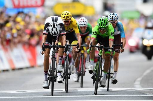 Rigoberto Uran a câştigat etapa a noua a Turului Franţei. Richie Porte, unul dintre favoriţi, a abandonat - VIDEO