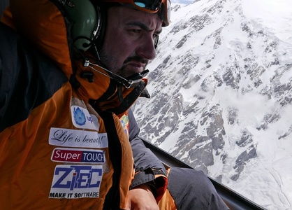 Găvan şi-a anulat expediţia de escaladare fără oxigen a vârfului Nanga Parbat pentru a încerca să salveze doi colegi