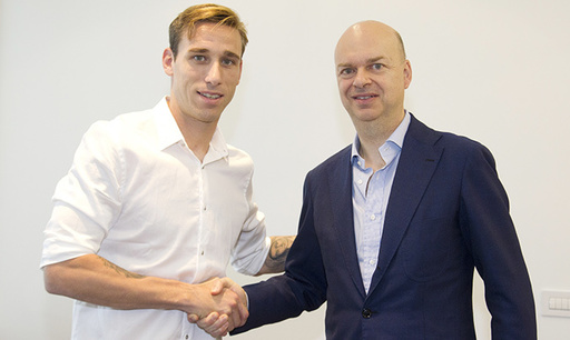 AC Milan l-a achiziţionat pe mijlocaşul argentinian Lucas Biglia