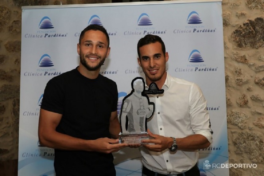 Florin Andone a primit două trofee de cel mai bun jucător al echipei Deportivo La Coruna în sezonul 2016/2017