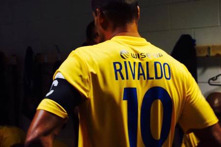 Rivaldo la sosirea în România: Sper ca Dinamo să facă un meci mare şi să obţină victoria