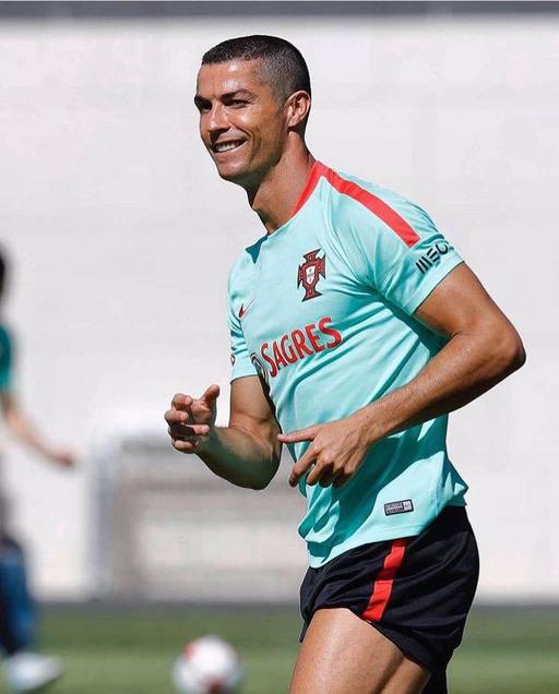 Cristiano Ronaldo: Geniul meu deranjează; Insectele atacă doar lămpile care strălucesc