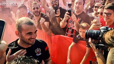 OGC Nice l-a achiziţionat pe mijlocaşul olandez Wesley Sneijder