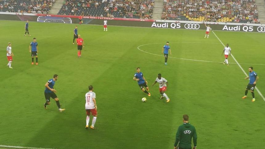 FC Viitorul a jucat cu un jucător în minus timp de 20 de minute la Salzburg, după accidentarea lui Rădoi