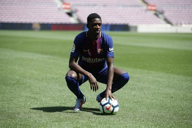 Fanii Barcelonei au cerut demisia preşedintelui Bartomeu la prezentarea lui Dembele