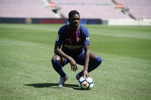 Fanii Barcelonei au cerut demisia preşedintelui Bartomeu la prezentarea lui Dembele