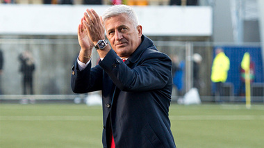 Vladimir Petkovici rămâne selecţionerul Elveţiei până în 2020